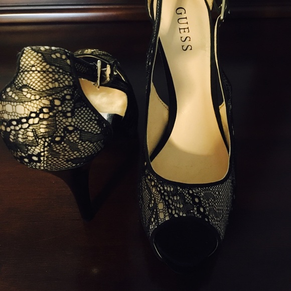 Lace peep toe heels - Picture 4 of 4